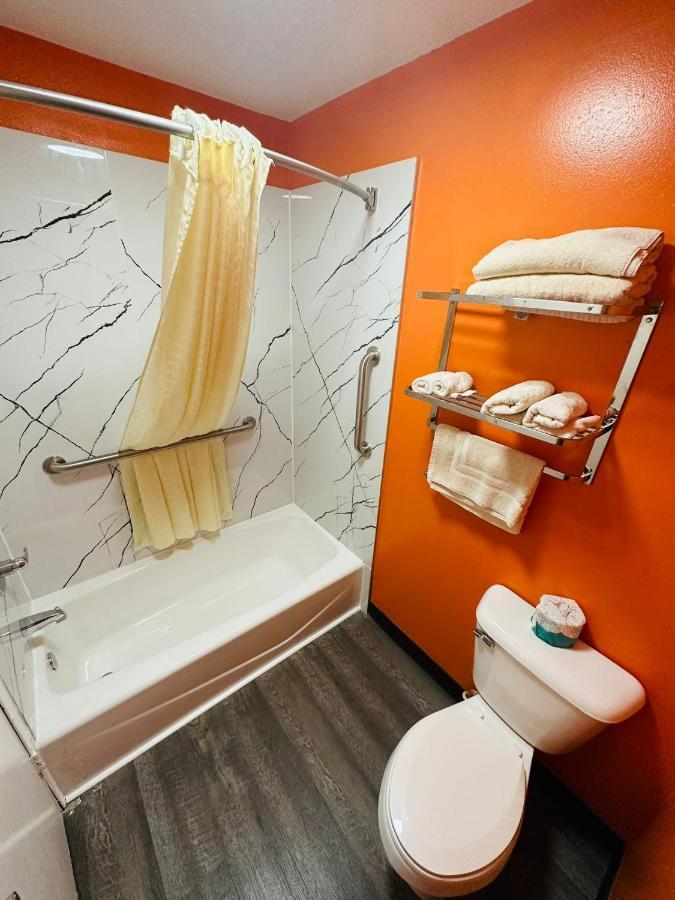 Amber Inn Le Mars Luaran gambar