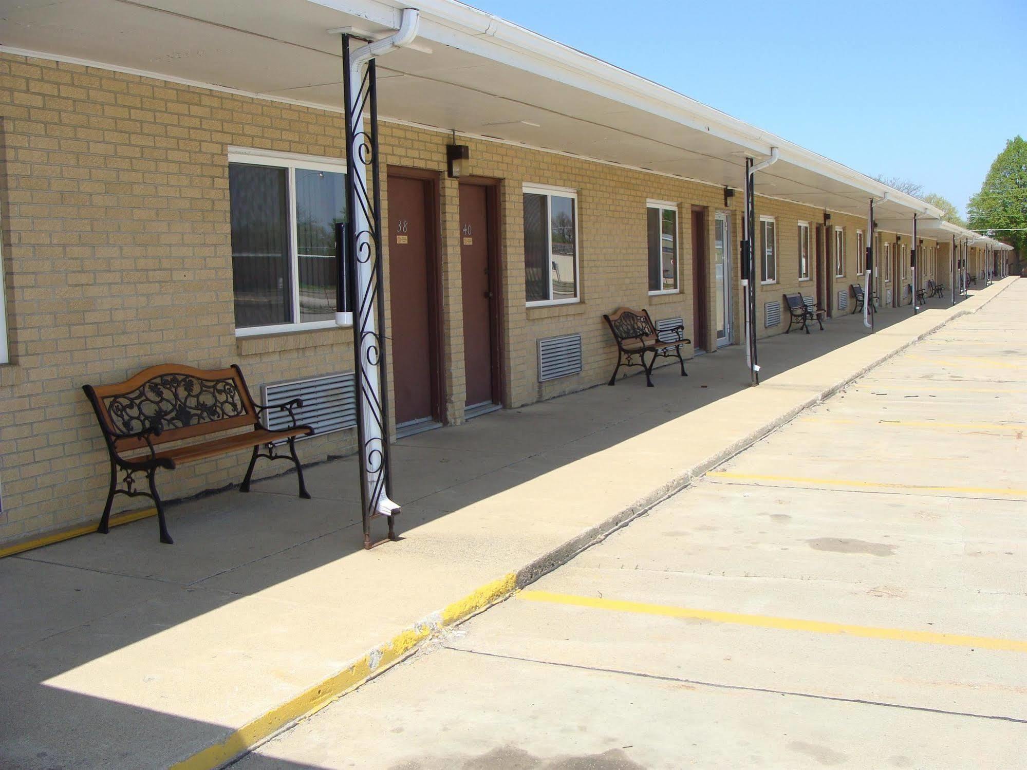 Amber Inn Le Mars Luaran gambar